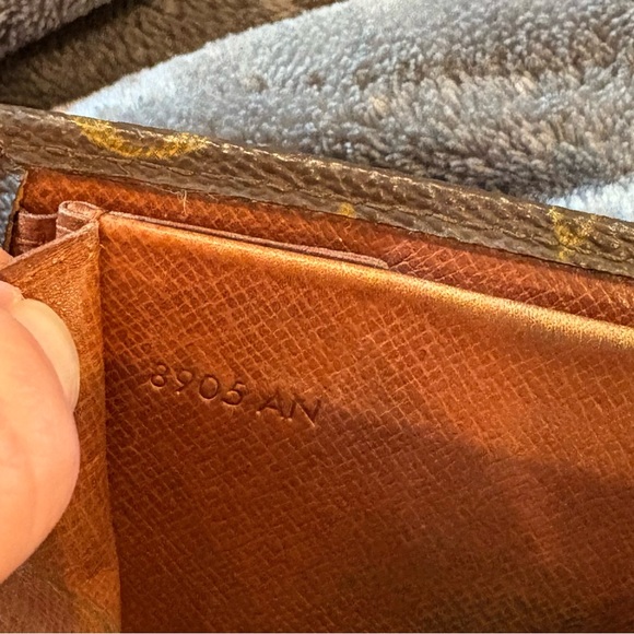 Authentic Vintage Louis Vuitton Monogram Wallet - Picture 14 of 14